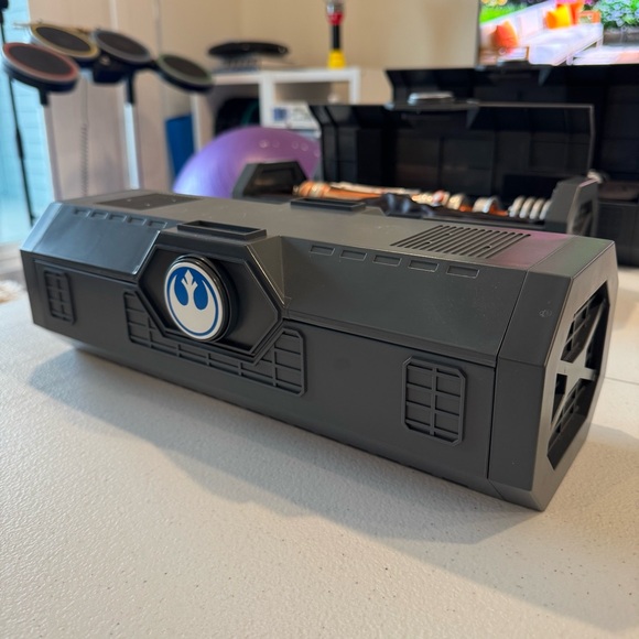 Reforged Luke Skywalker Legacy LIGHTSABER Hilt - Star Wars: Galaxy's Edge - Picture 11 of 14